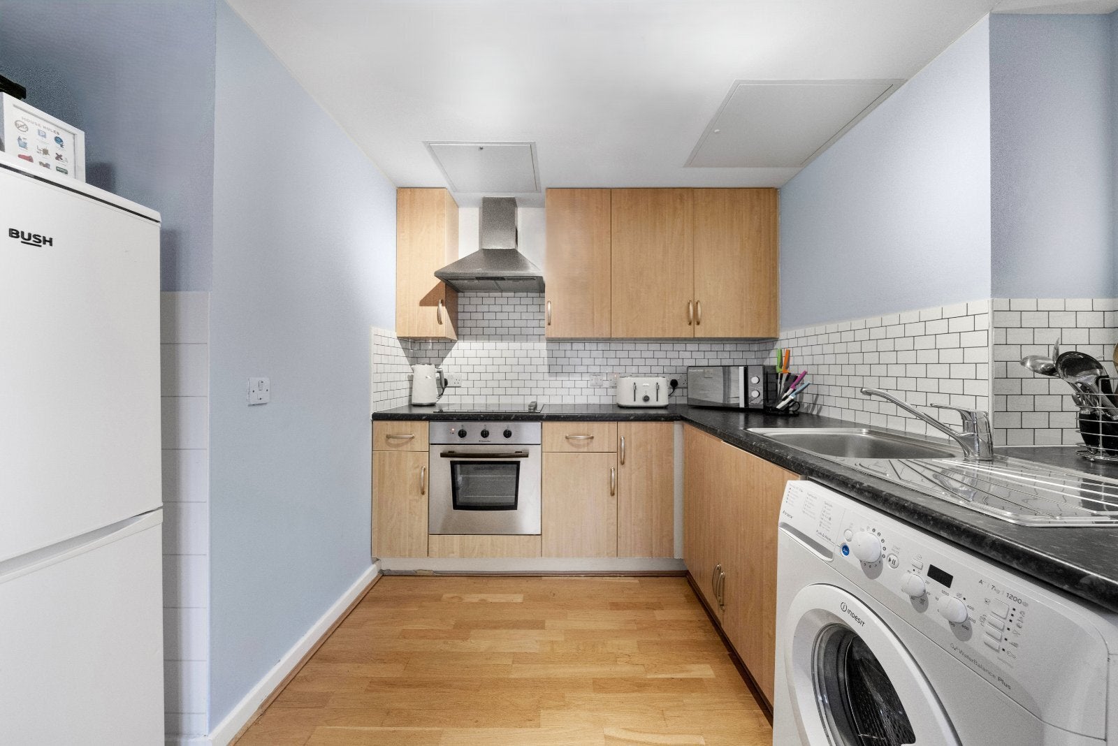 Flat Drayton Park in Greater London