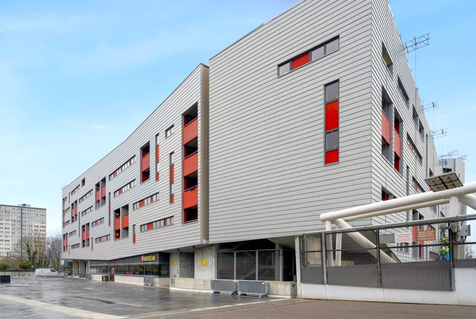 Flat Drayton Park in Greater London