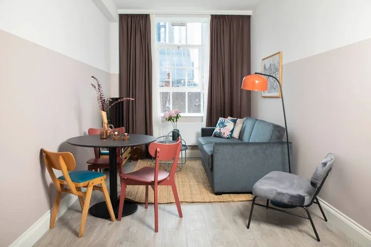 Flat Rose Court in Greater London