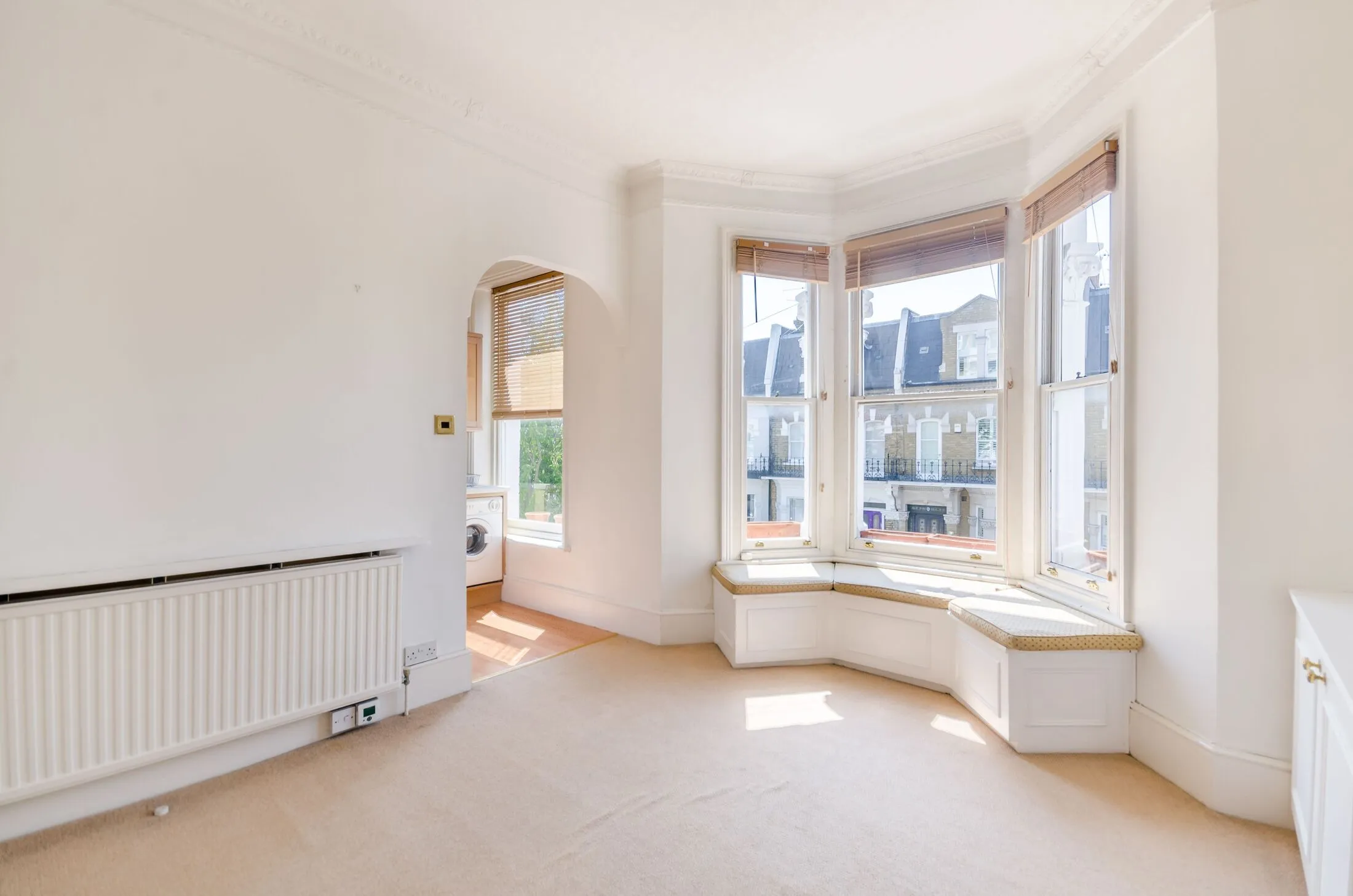 Flat Chesilton Road in Greater London