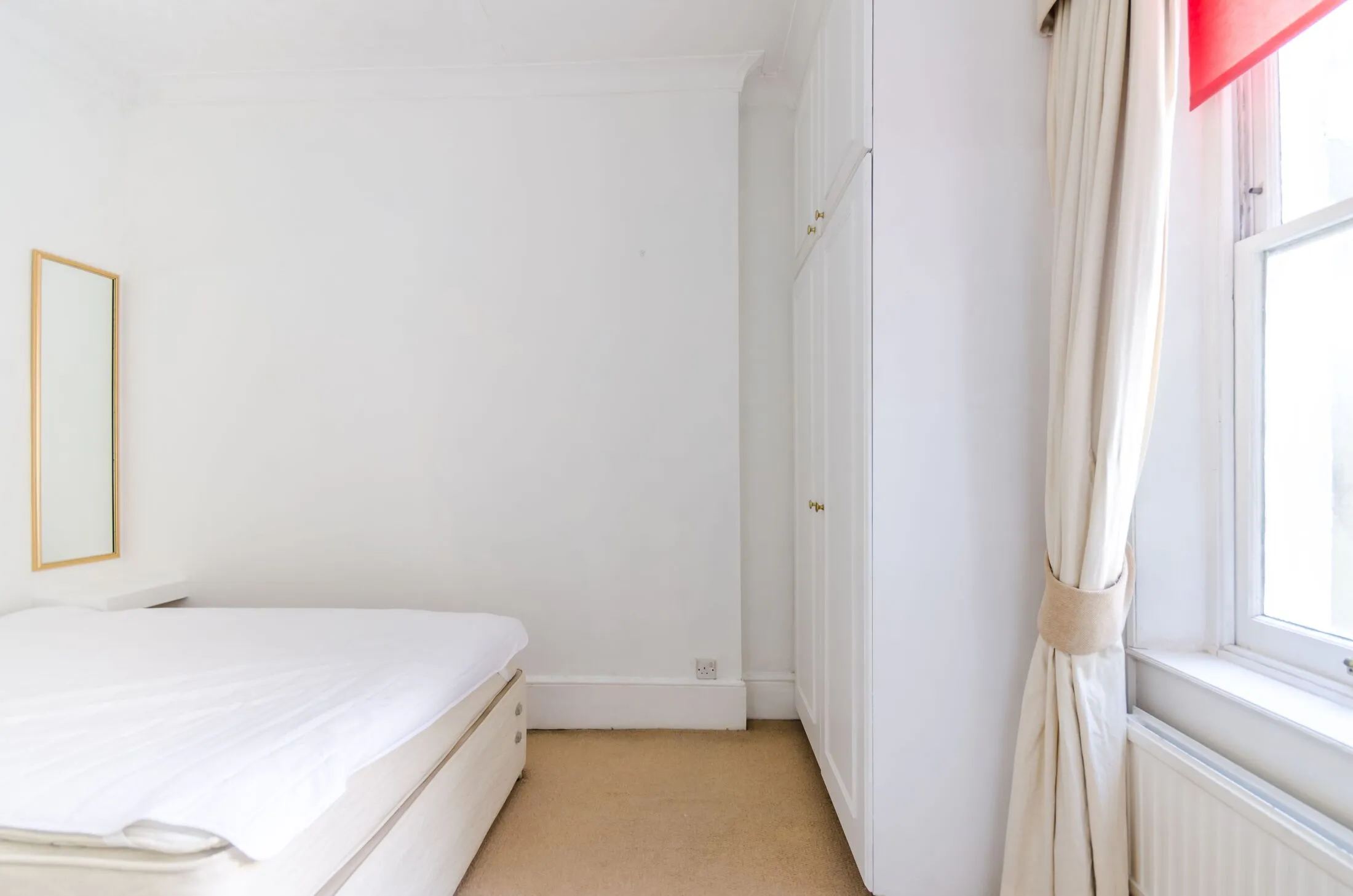Flat Chesilton Road in Greater London