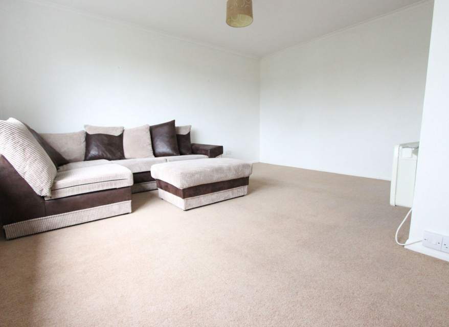 Flat Bramley Close in Greater London