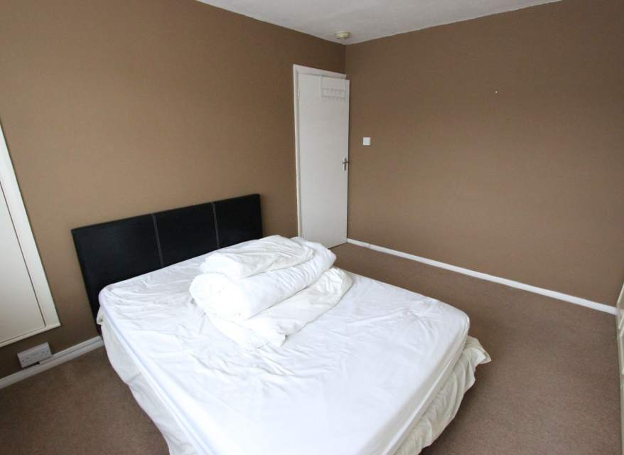 Flat Bramley Close in Greater London