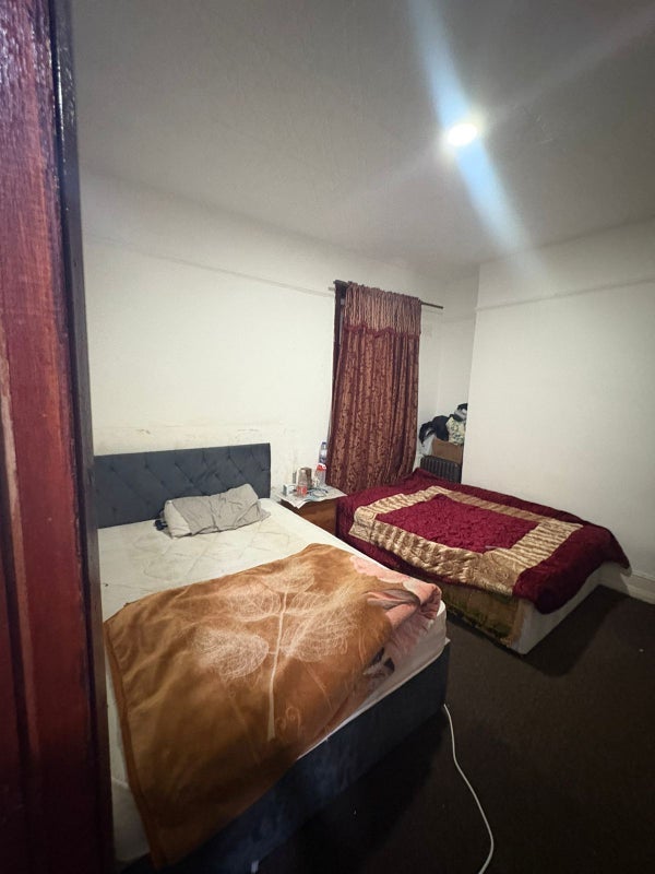 Room St Albans Avenue in Greater London