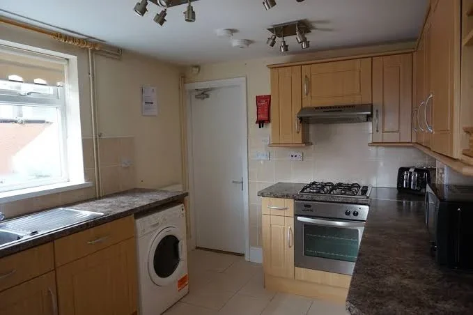 Room Woodhouse Street in Leeds