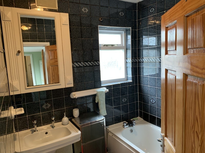 Room Harcourt Road in Greater London