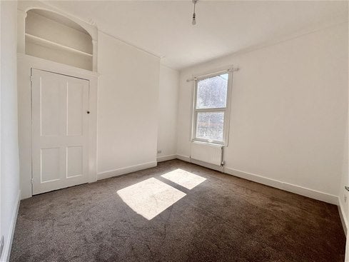 Flat Chamberlayne Road in Greater London