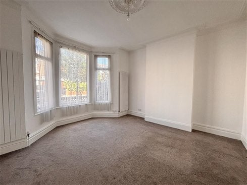 Flat Chamberlayne Road in Greater London