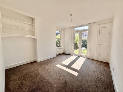 Flat Chamberlayne Road in Greater London