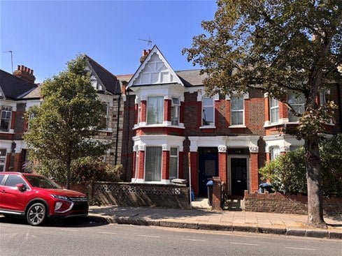 Flat Chamberlayne Road in Greater London
