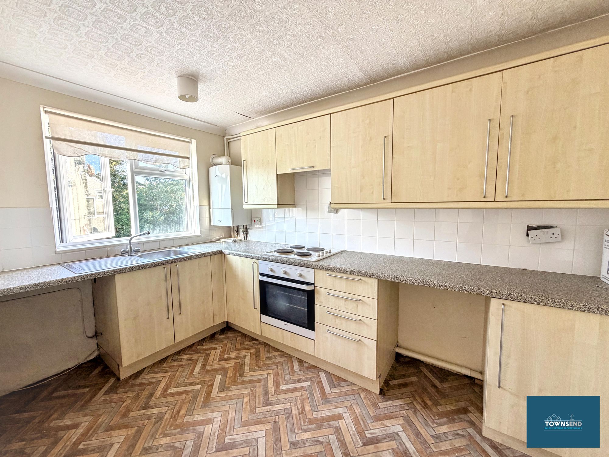 Flat Boslowick Road in Falmouth
