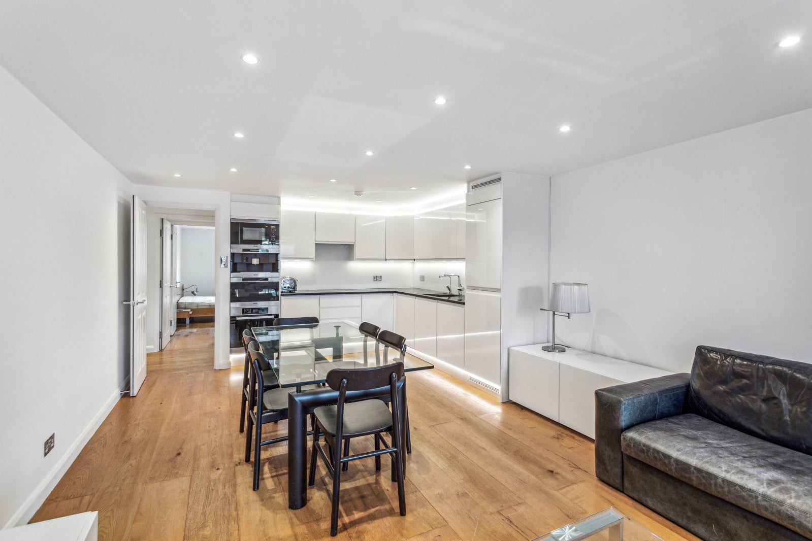 Flat Queensborough Terrace in City of Westminster