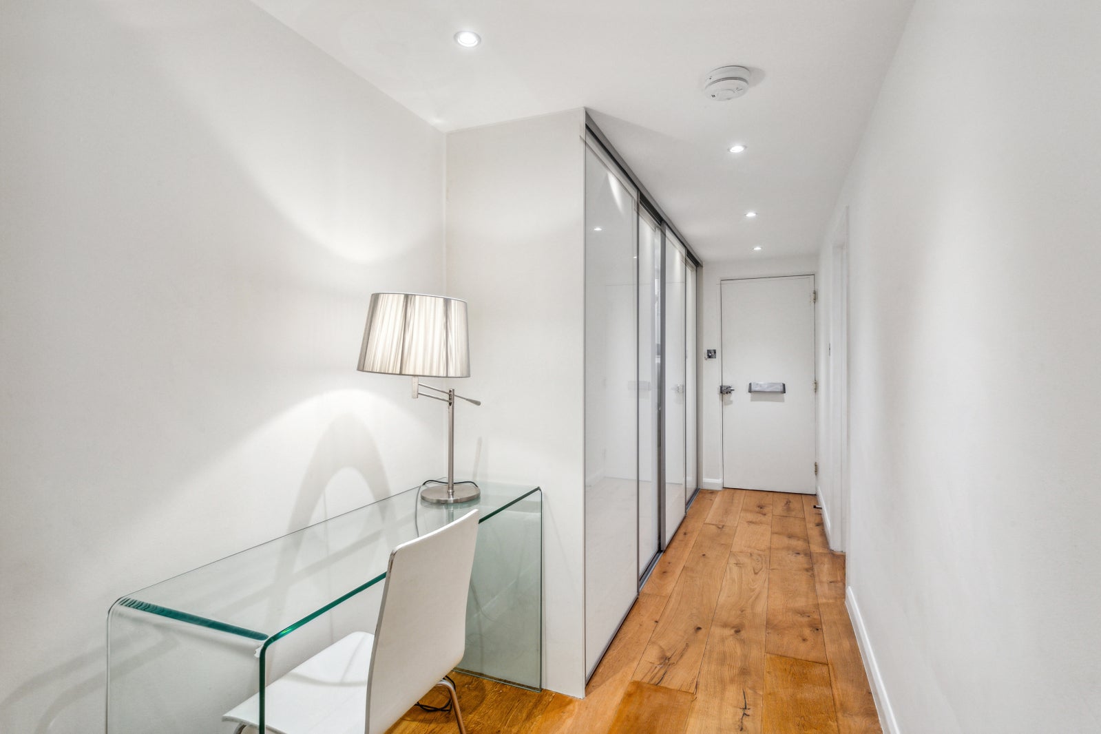 Flat Queensborough Terrace in City of Westminster