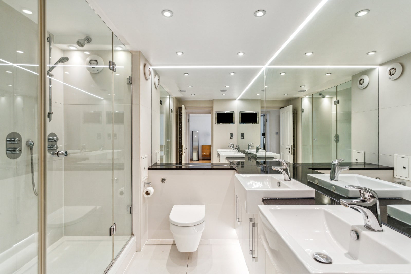 Flat Queensborough Terrace in City of Westminster