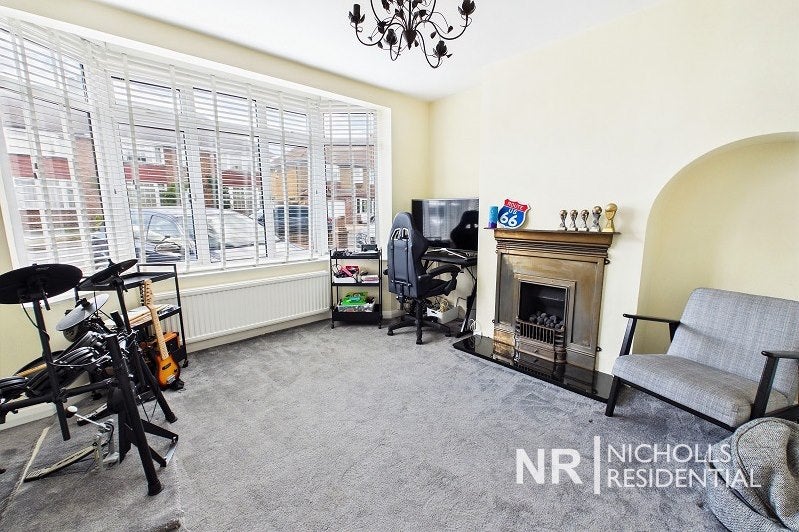 House Rhodrons Avenue in Greater London