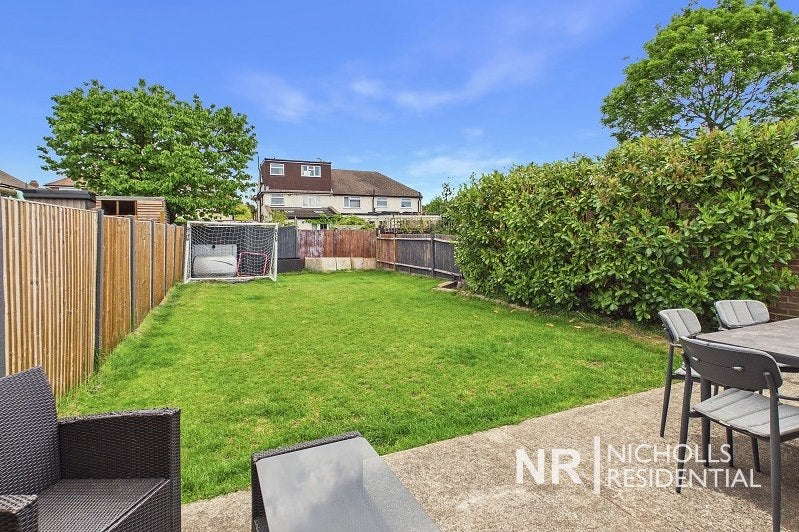 House Rhodrons Avenue in Greater London