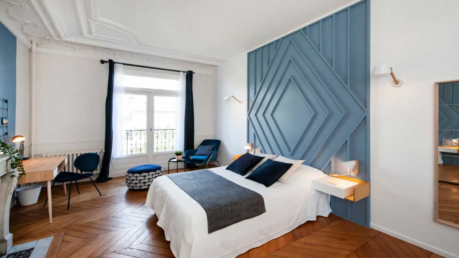 Room Rue Ampère in Paris
