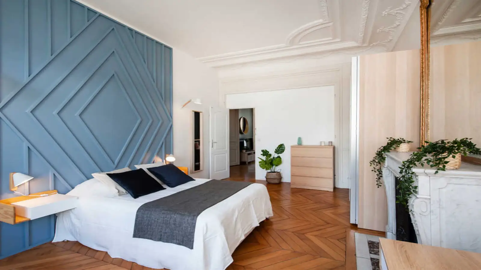 Room Rue Ampère in Paris