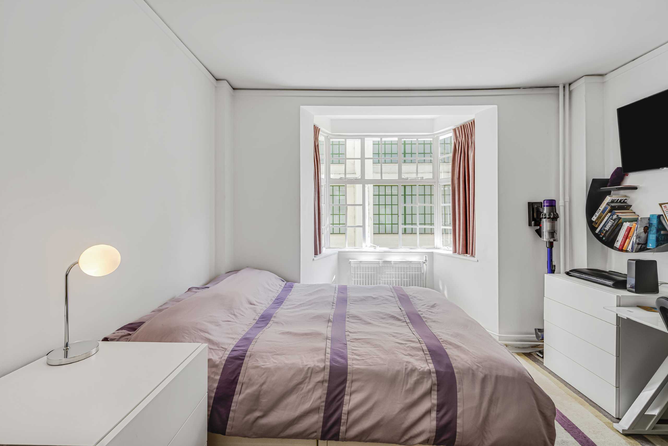 Flat Woburn Place in Greater London