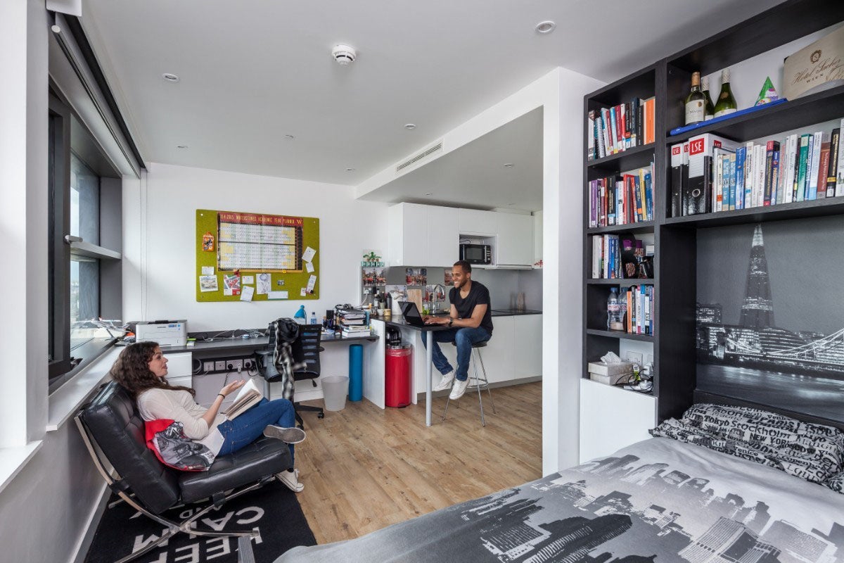 Room Canal Reach in Greater London