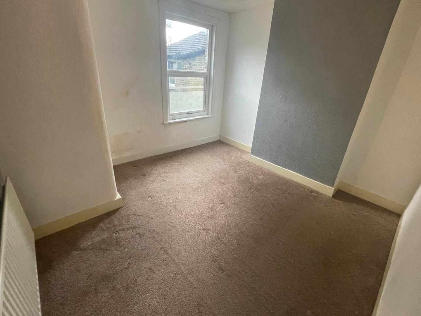 Flat Morley Road in Greater London