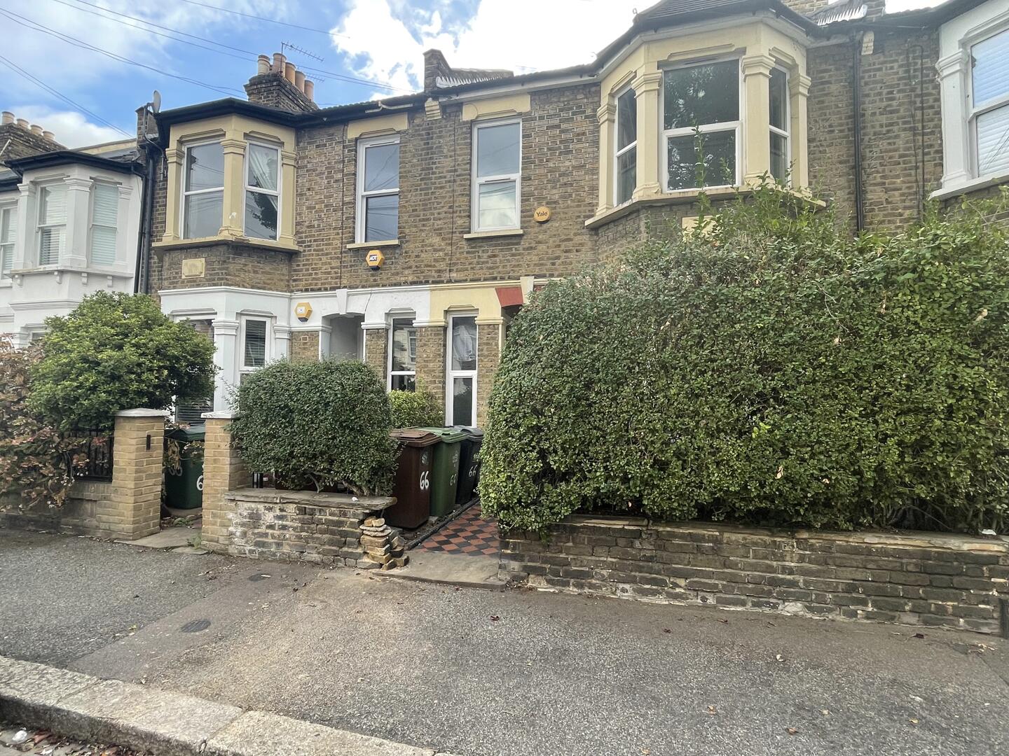 Flat Morley Road in Greater London