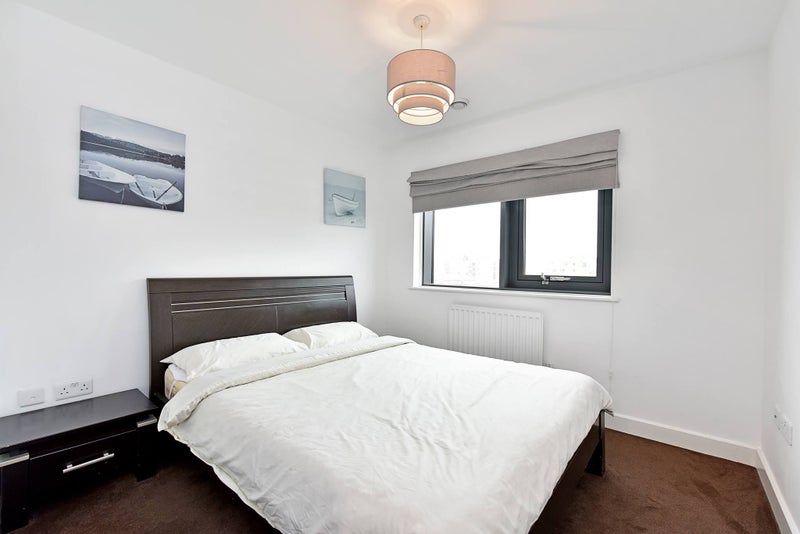Room Blackwall Way in Greater London