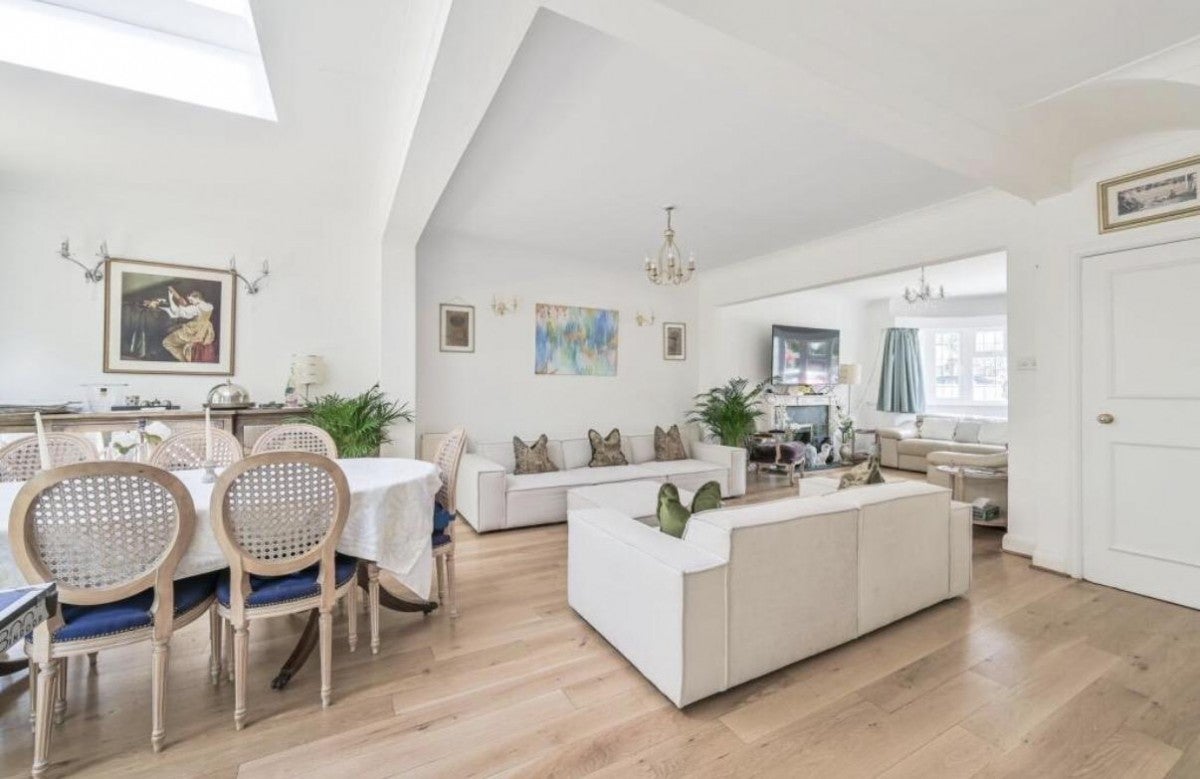 House Uphill Grove in Greater London