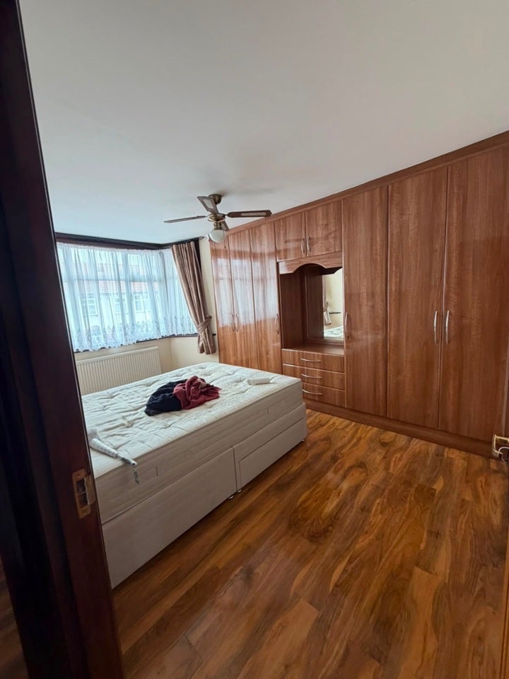 Room Salisbury Avenue in Greater London