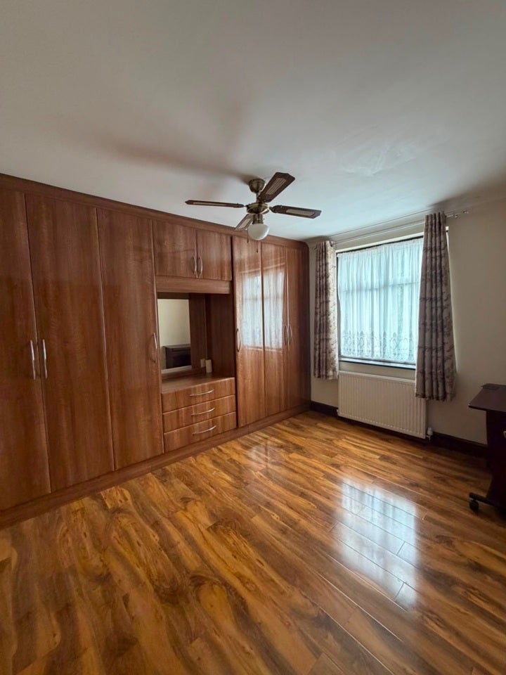 Room Salisbury Avenue in Greater London