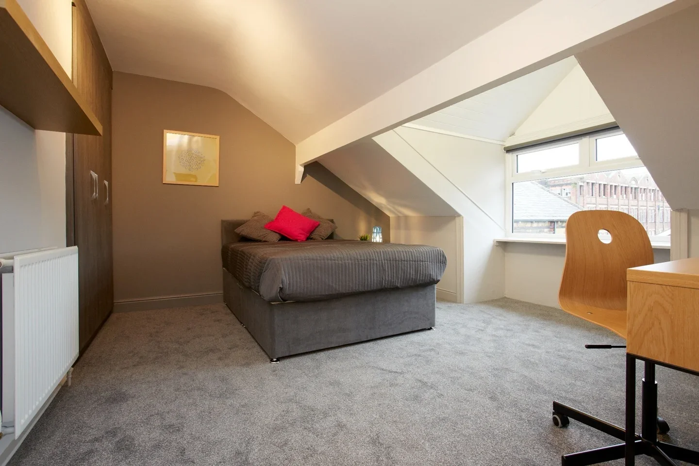 Room Middleton Road in Leeds