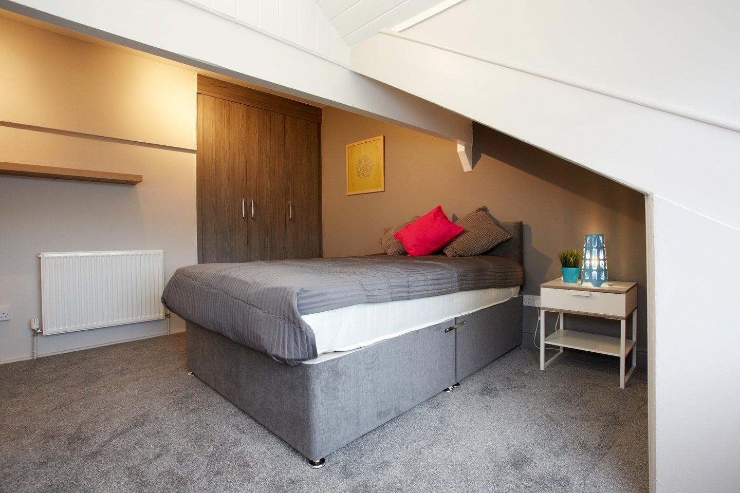 Room Middleton Road in Leeds