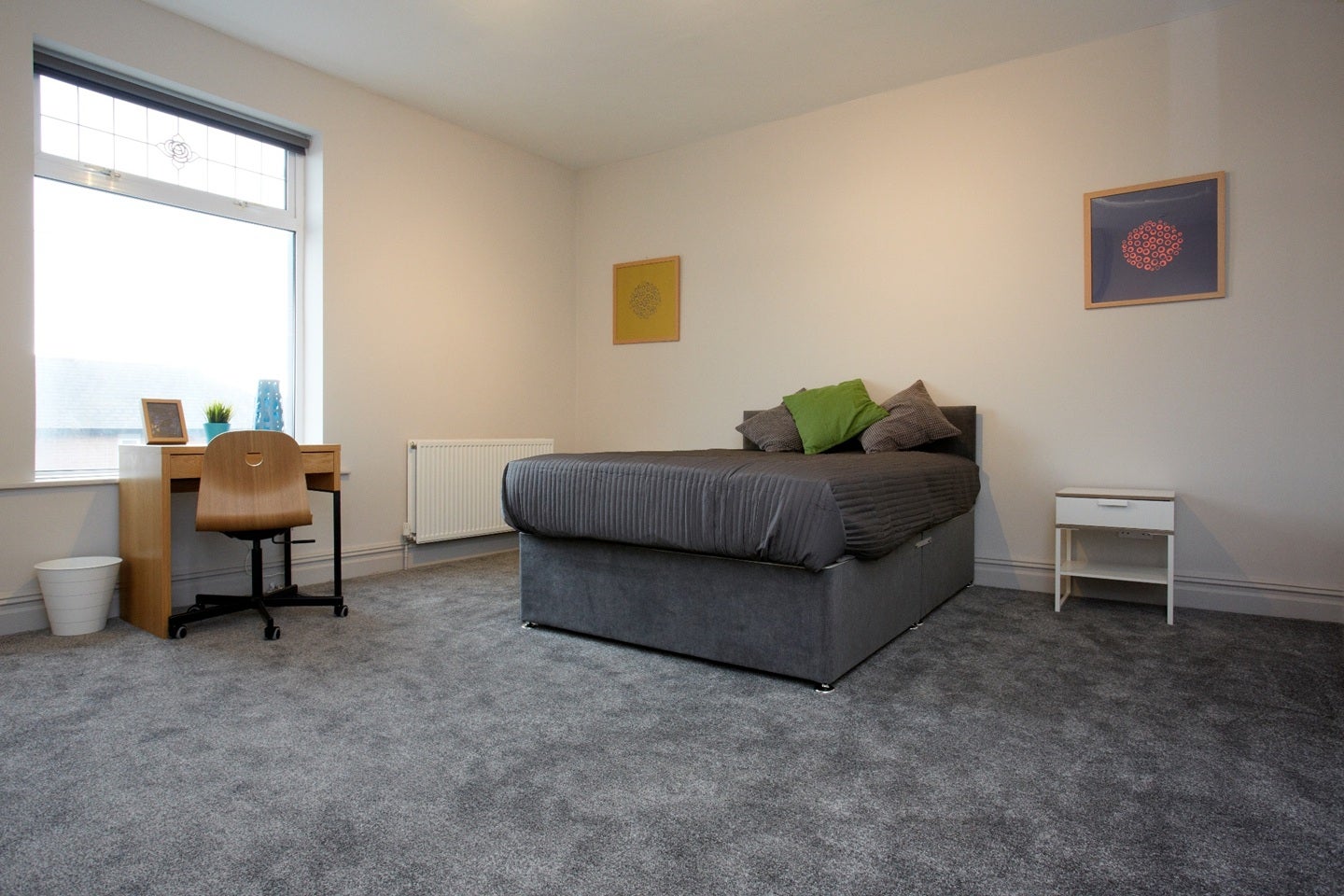 Room Middleton Road in Leeds