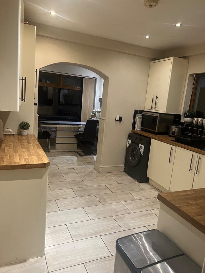 Room Cadiz Road in Greater London
