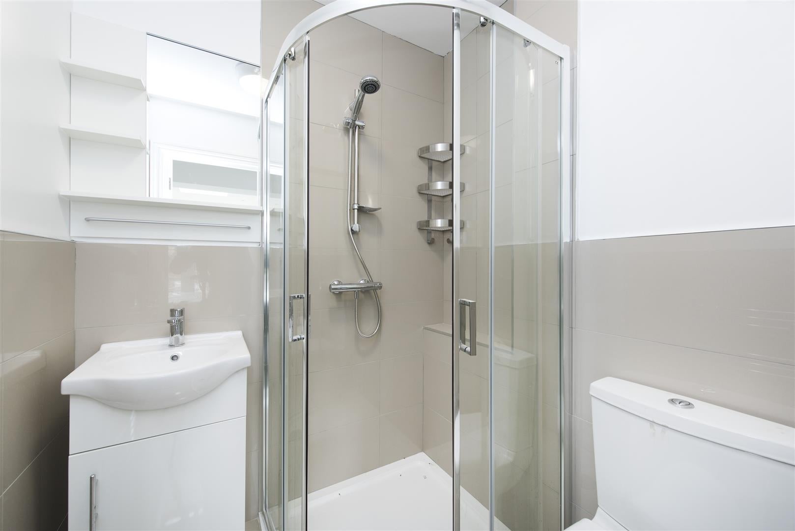 Room Cavendish Avenue in London
