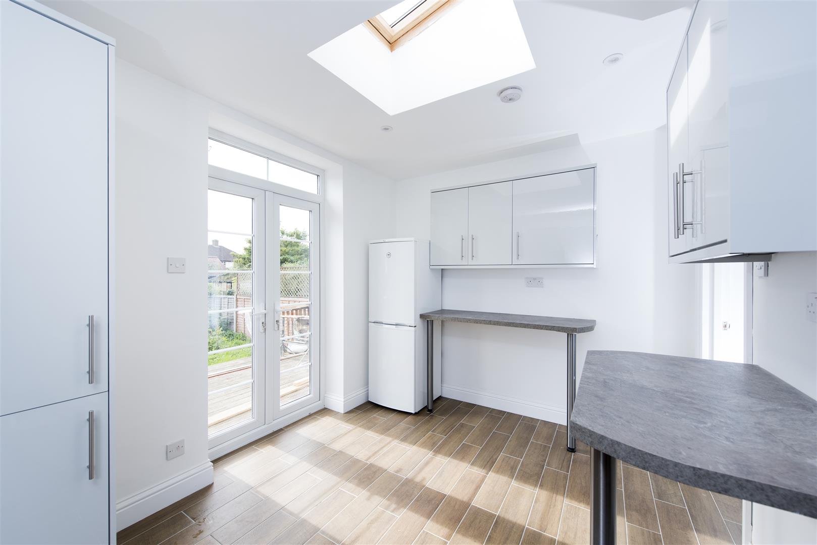 Room Cavendish Avenue in London