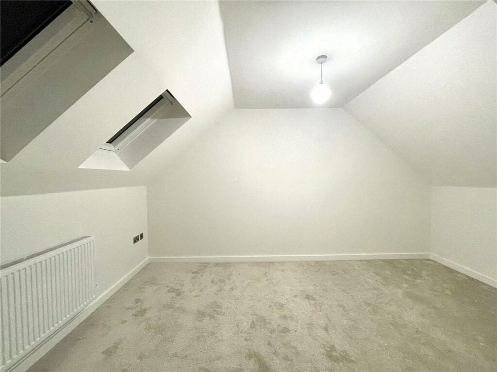 Flat Cross Street in Rushmoor