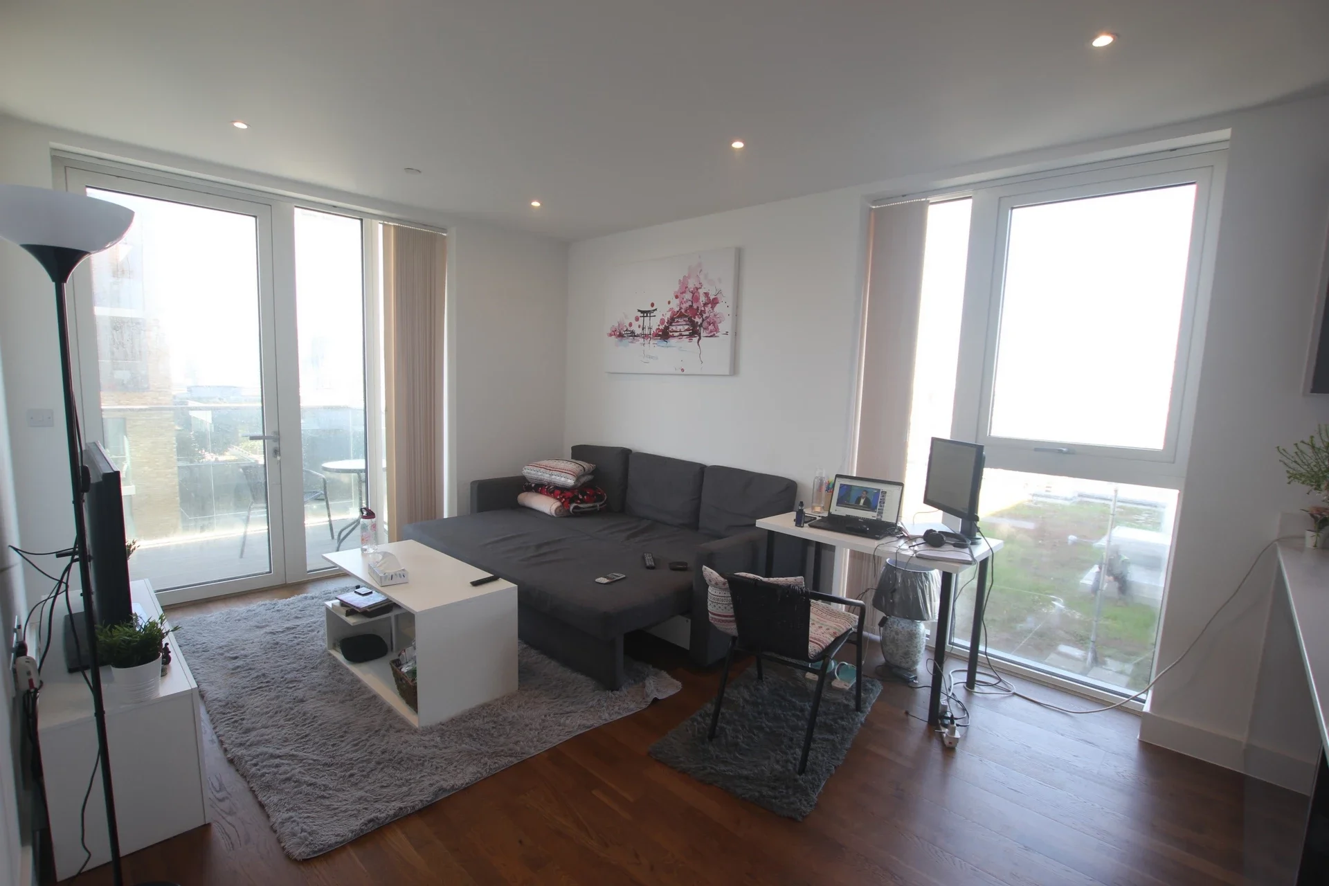 Flat Arsenal Way in Greater London