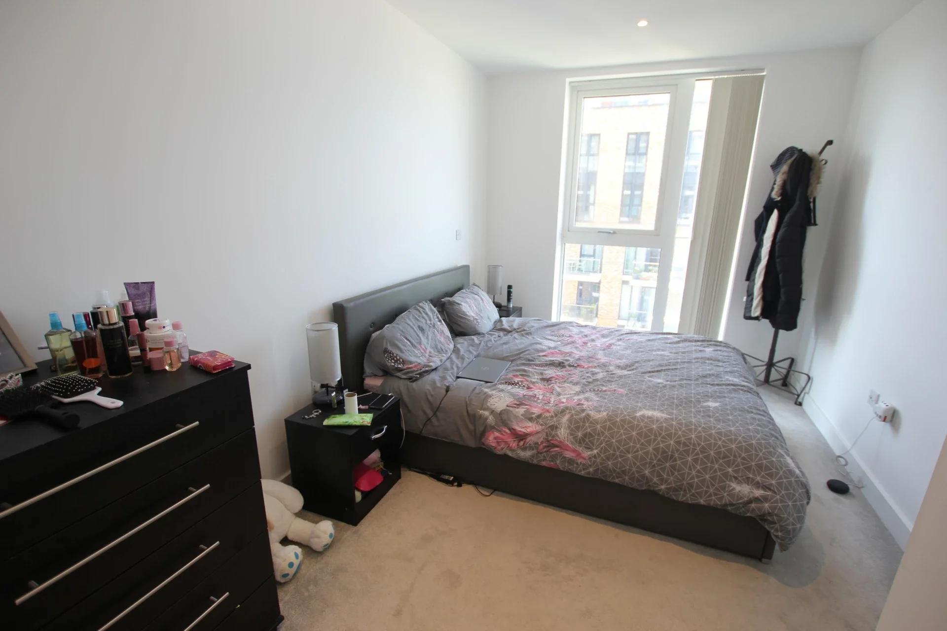 Flat Arsenal Way in Greater London
