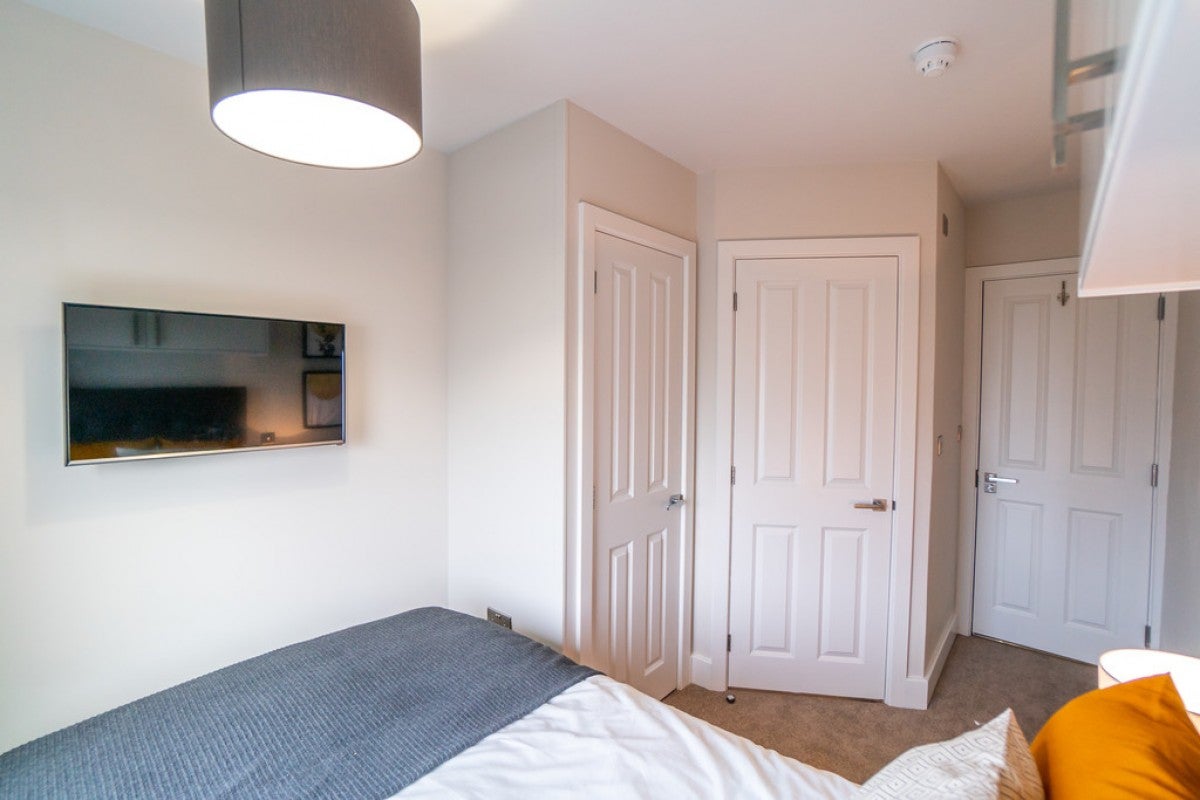 Room York Road in Reading