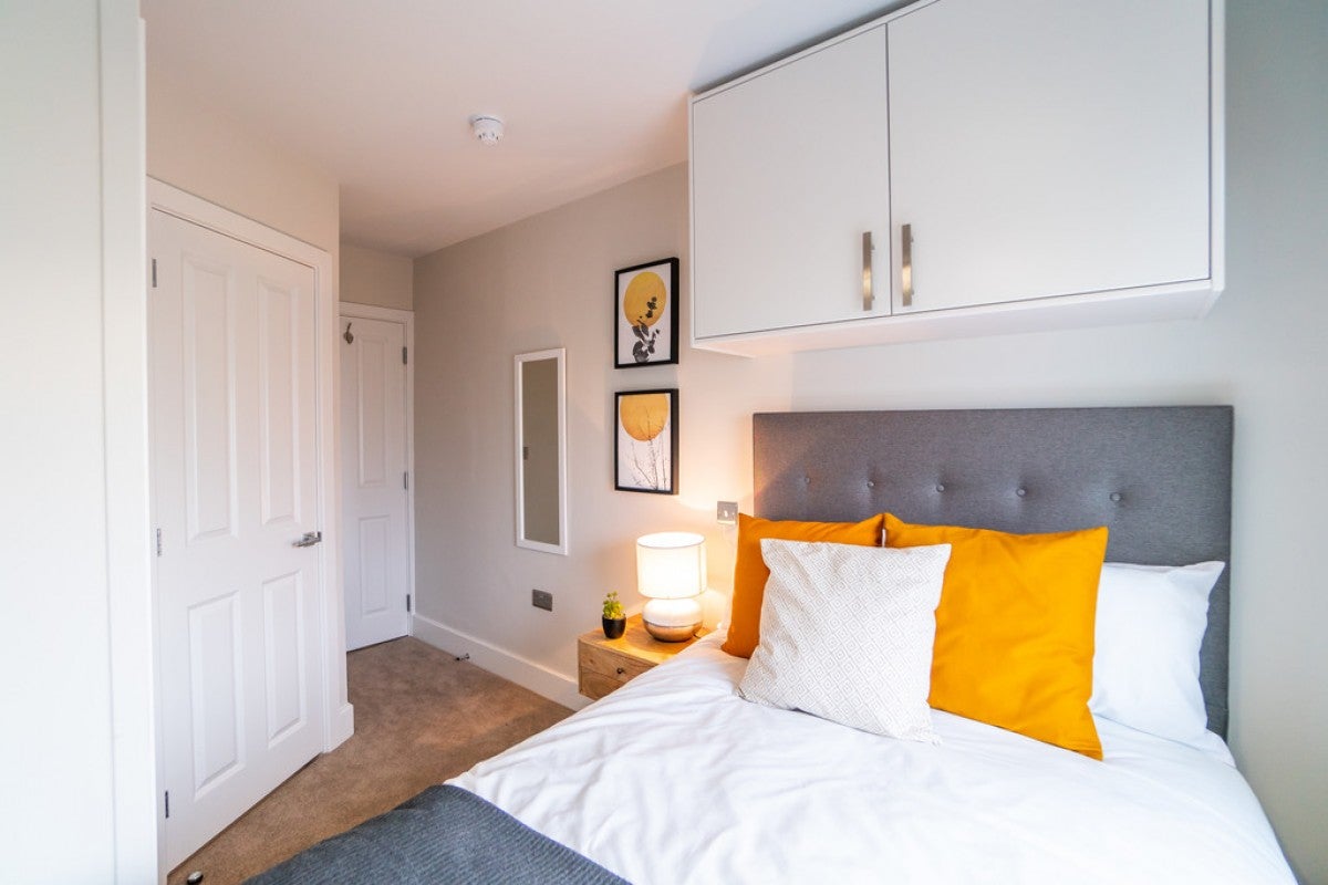 Room York Road in Reading