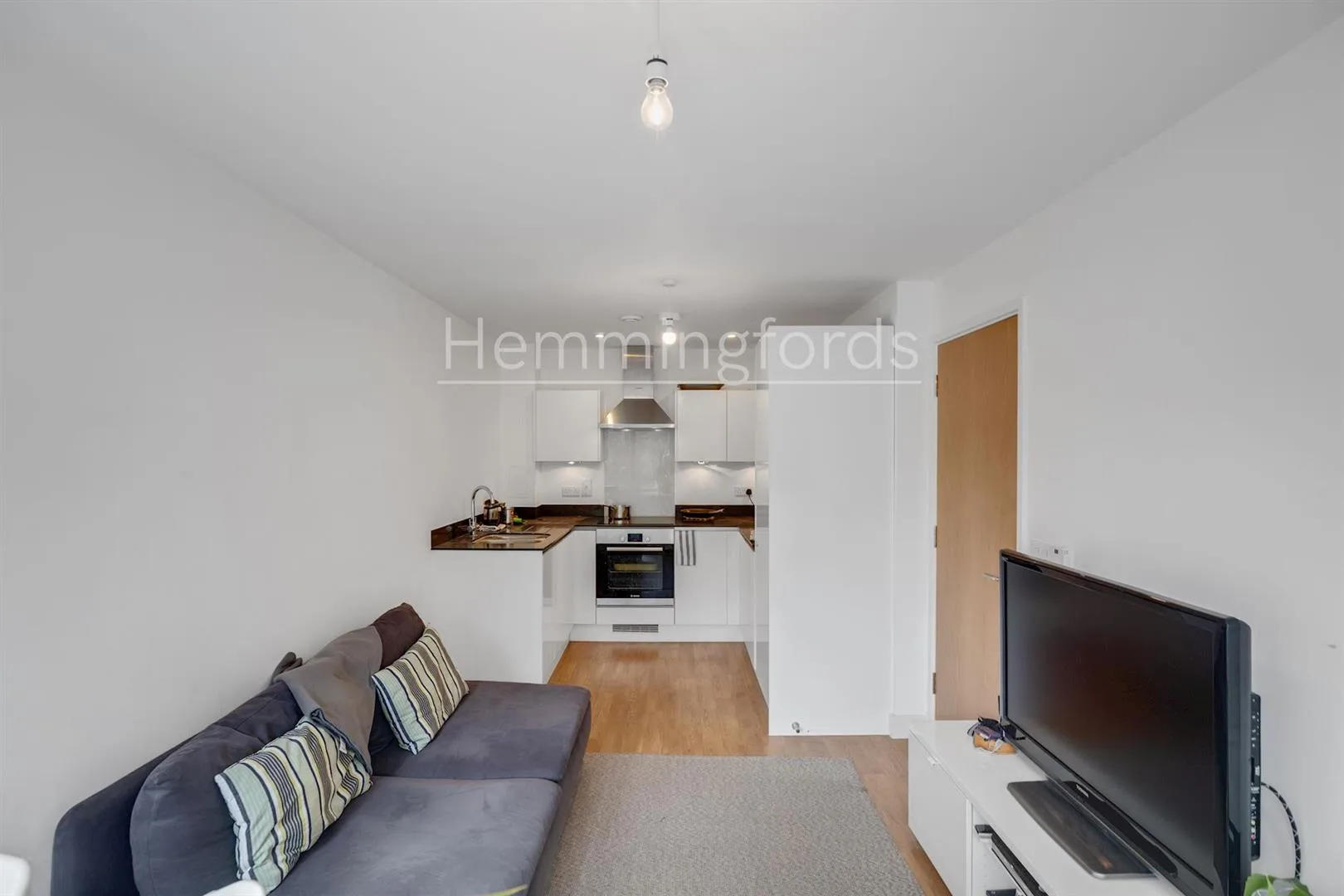 Flat Mildmay Avenue in Greater London