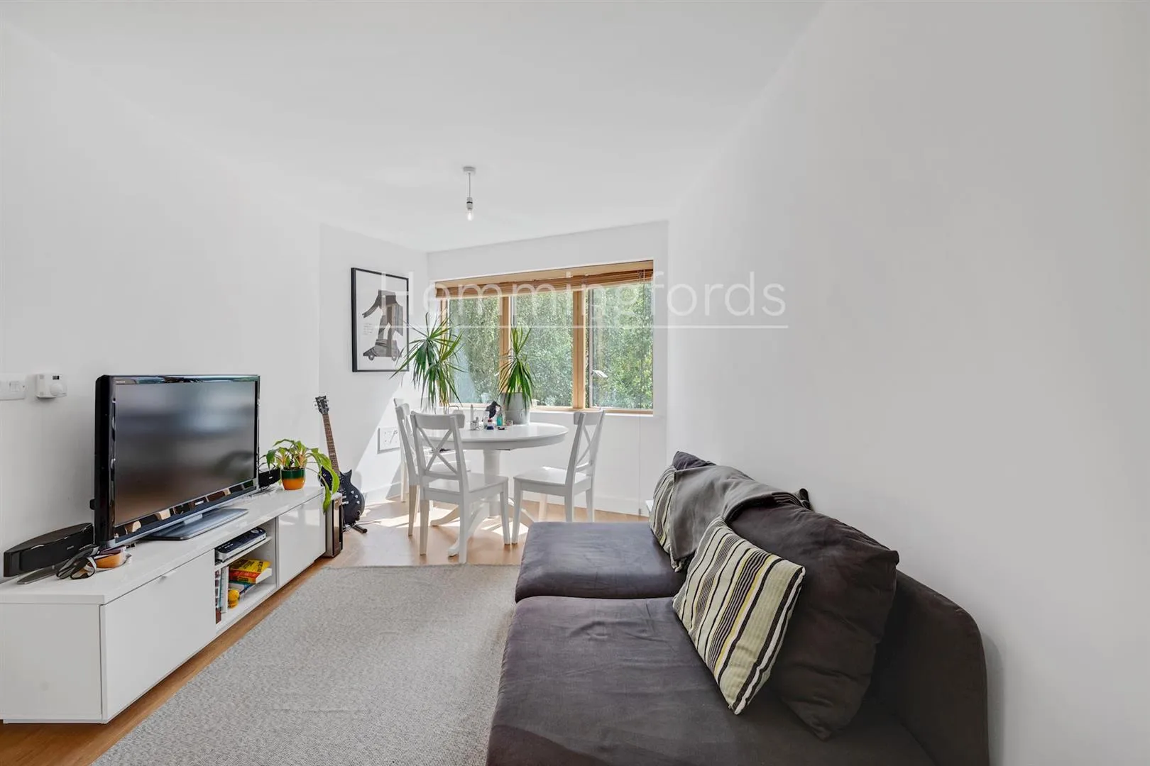 Flat Mildmay Avenue in Greater London