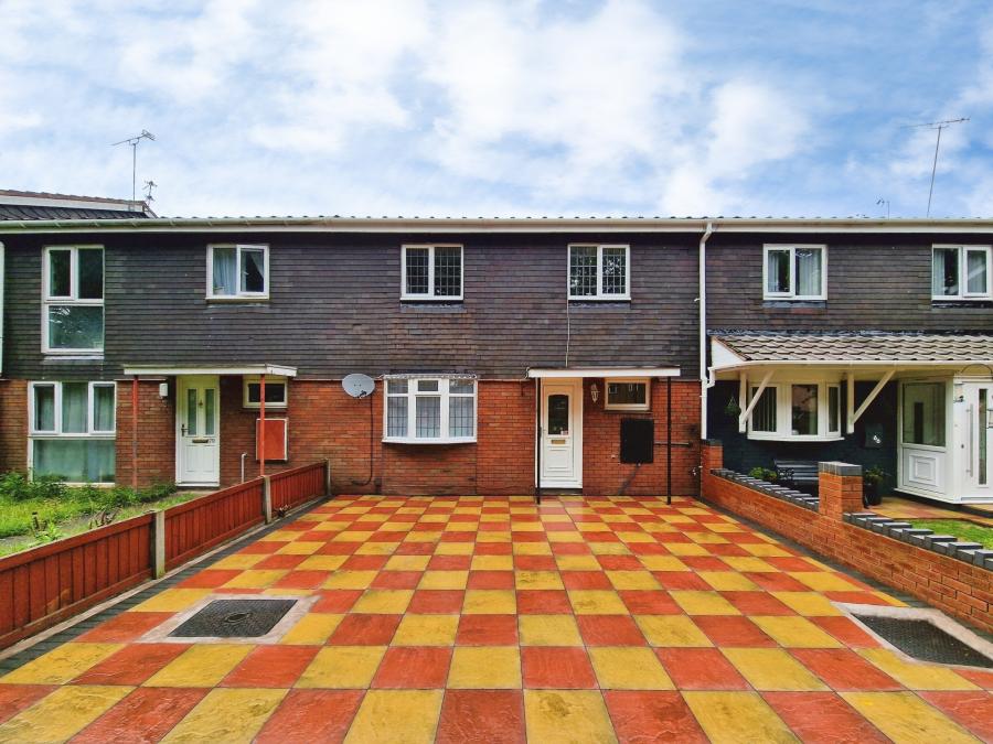 House Kingsclere Walk in Wolverhampton