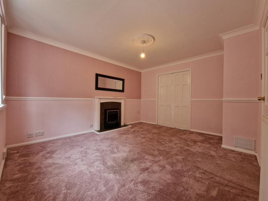 House Kingsclere Walk in Wolverhampton