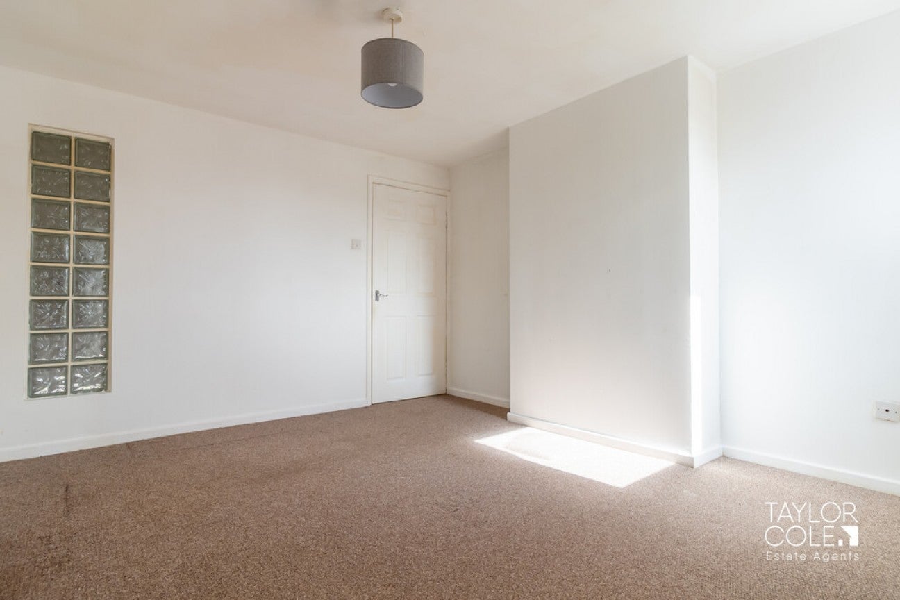 Flat Tinkers Green Road in Tamworth