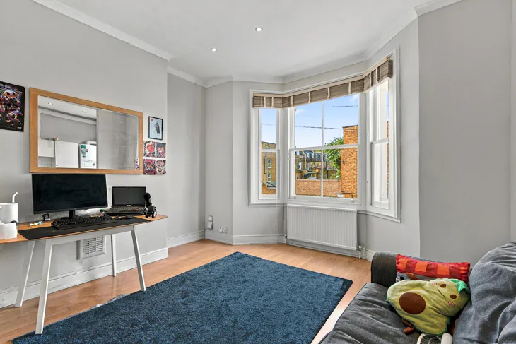 Flat Copper Lane in Greater London