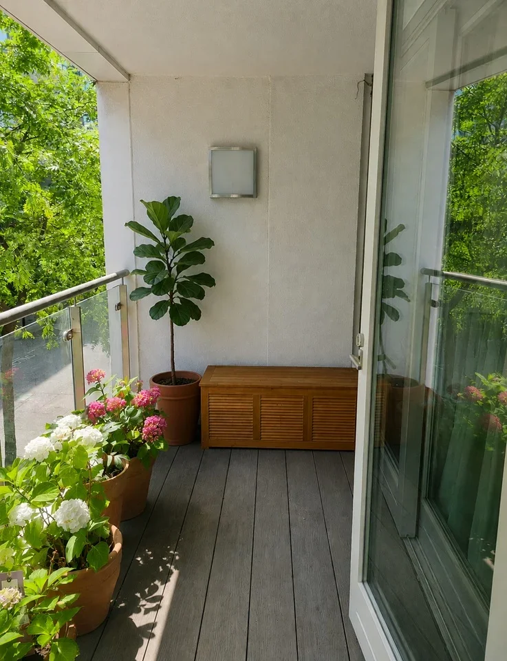 Flat Wenlock Road in Greater London