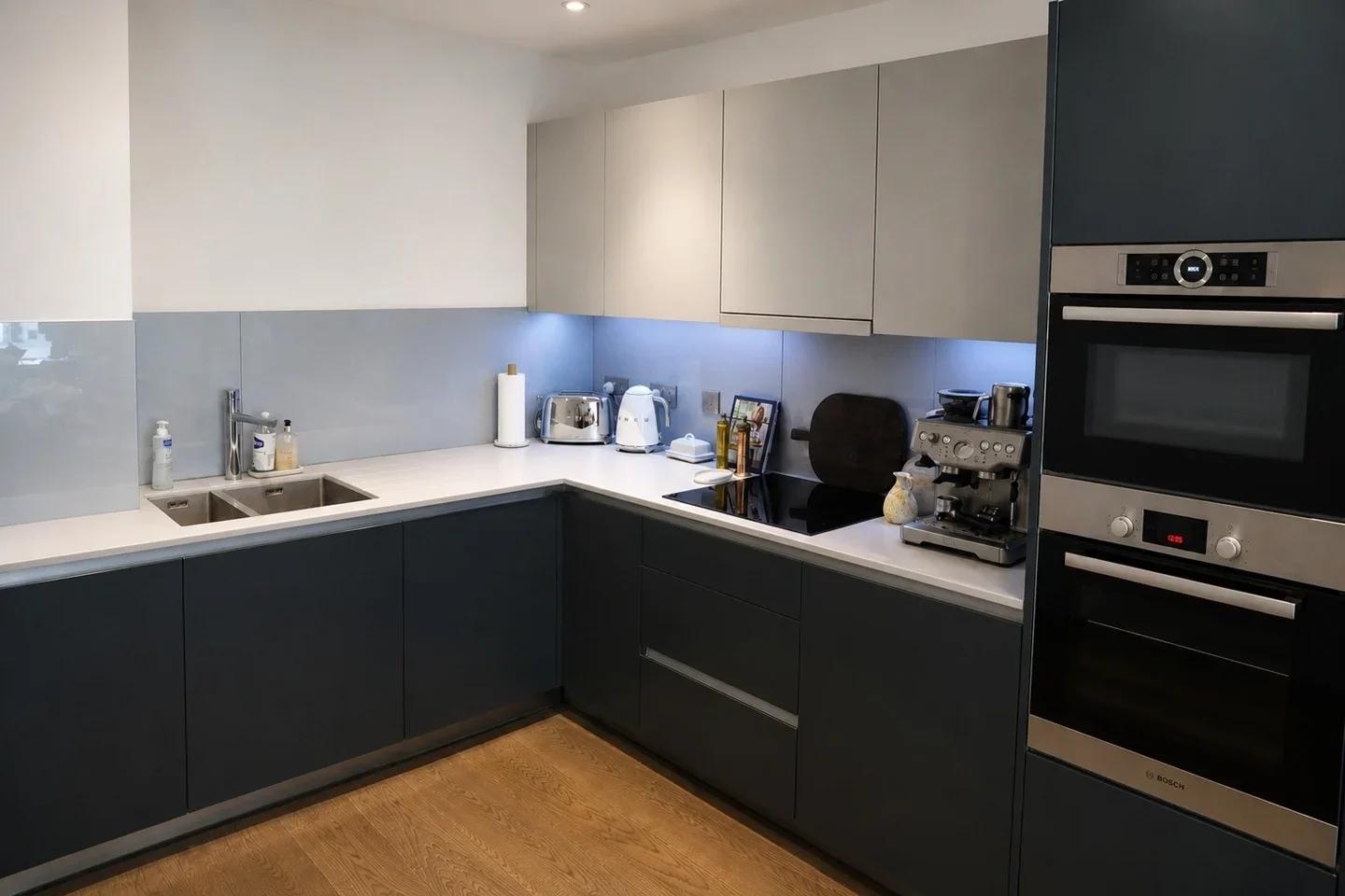 Flat Wenlock Road in Greater London
