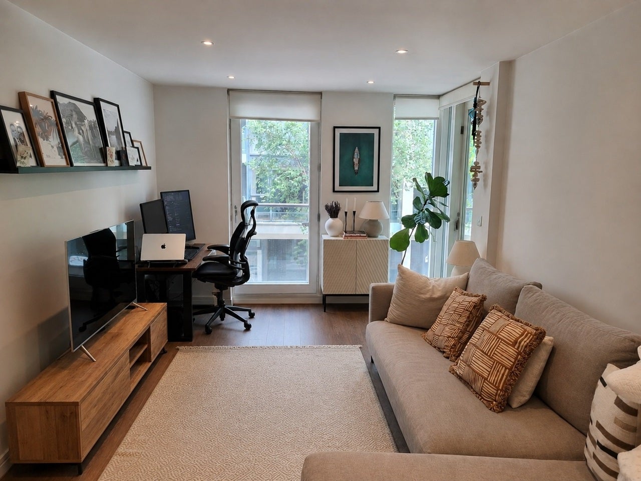 Flat Wenlock Road in Greater London